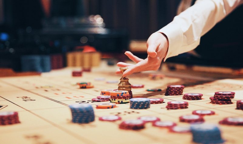 How to Play Casino Games and Win